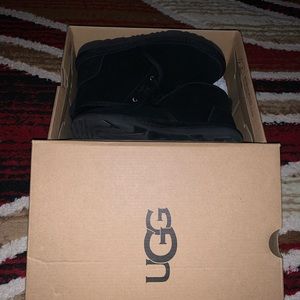 Neumel UGG boots size 4 kids